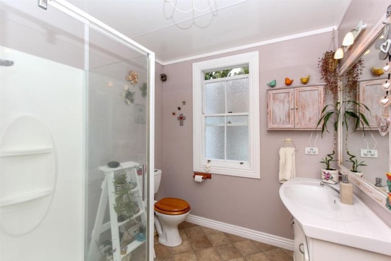 Photo of property in 85 Gover Street, New Plymouth, 4310