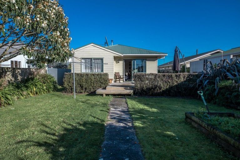 Photo of property in 29 Russell Street, Westport, 7825