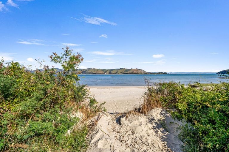 Photo of property in 911 Harington Point Road, Harington Point, Dunedin, 9077