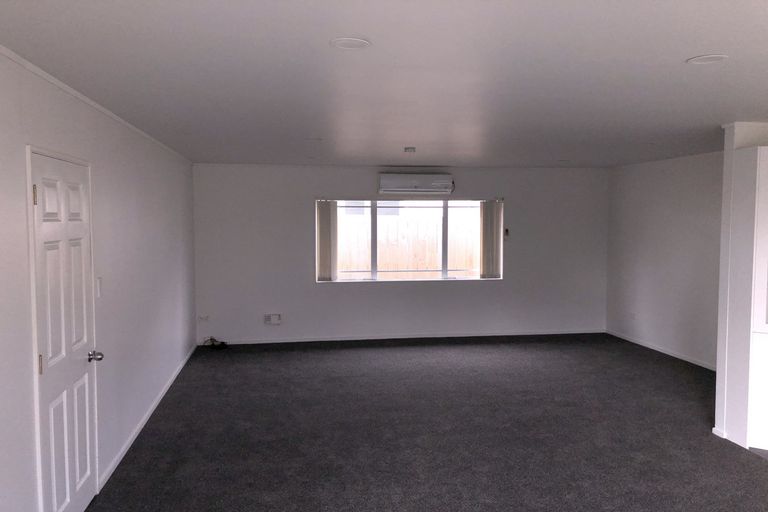 Photo of property in 291a Hobsonville Road, Hobsonville, Auckland, 0618