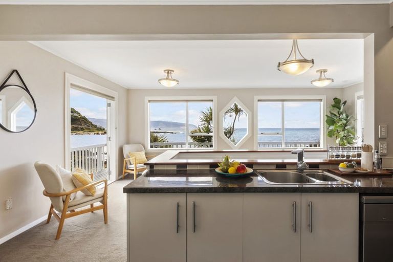 Photo of property in 118 Owhiro Bay Parade, Owhiro Bay, Wellington, 6023