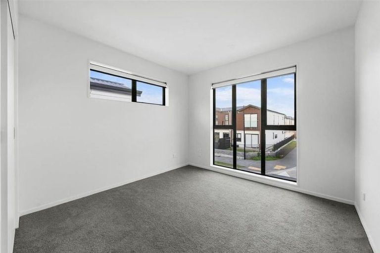 Photo of property in 63 Whare Kauri Road, Papakura, 2110