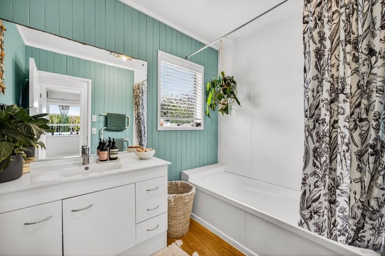 Photo of property in 29 Brigitte View, Snells Beach, 0920