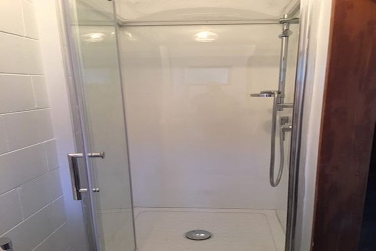 Photo of property in 1/29 Oaktree Avenue, Browns Bay, Auckland, 0630