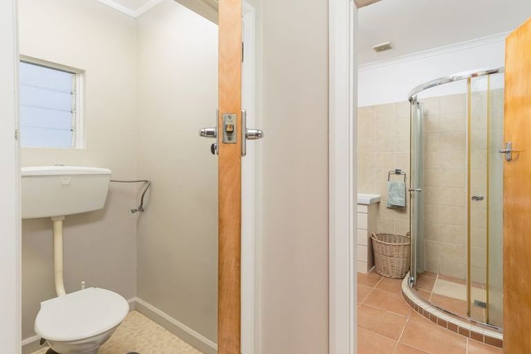 Photo of property in 6 Oxford Street, Waimate, 7924