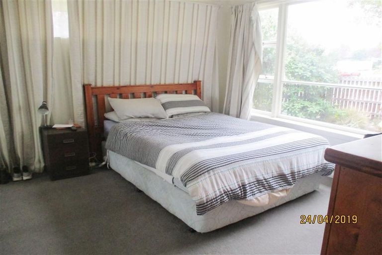Photo of property in 2 Ilfracombe Place, Burnside, Christchurch, 8053
