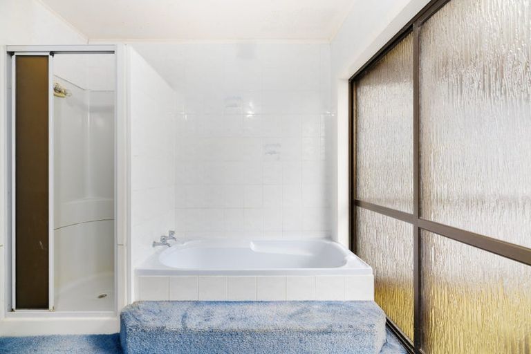 Photo of property in 56 Woodford Avenue, Henderson, Auckland, 0610