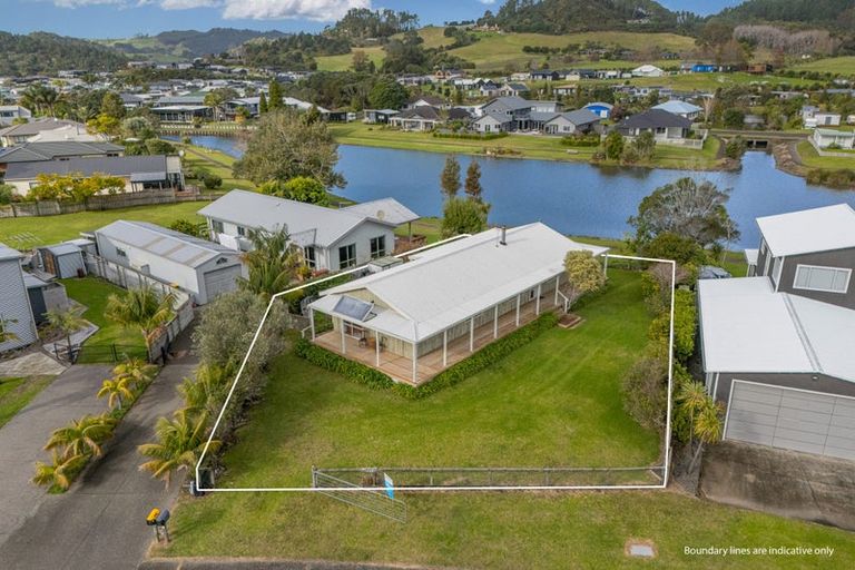 Photo of property in 10 Martin Place, Cooks Beach, Whitianga, 3591