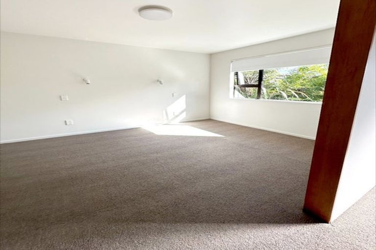 Photo of property in 6 Gill Road, Lowry Bay, Lower Hutt, 5013