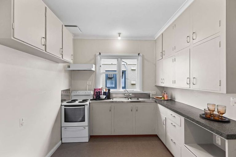 Photo of property in 31 Florence Avenue, Palmerston North, 4414