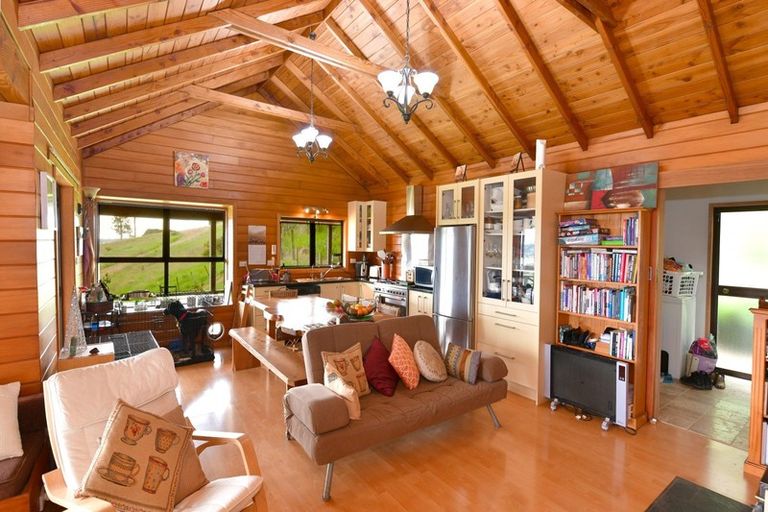 Photo of property in 182a Spur Road, Stillwater, Silverdale, 0993