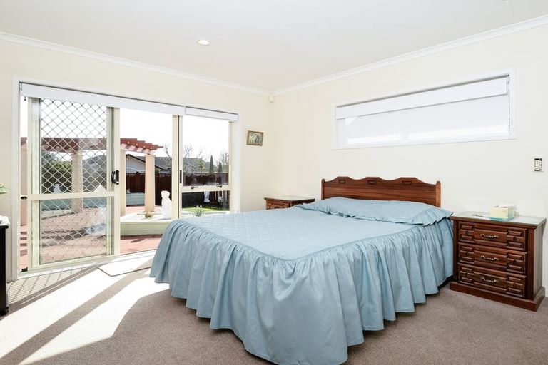 Photo of property in 10 Freestone Place, Henderson, Auckland, 0612