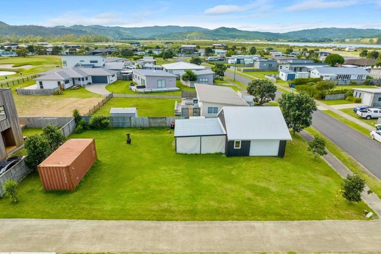 Photo of property in 147 Rangiora Crescent, Matarangi, Whitianga, 3592