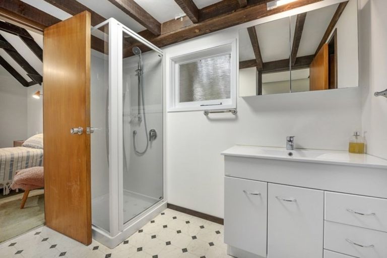 Photo of property in 74 Blue Mountains Road, Pinehaven, Upper Hutt, 5019