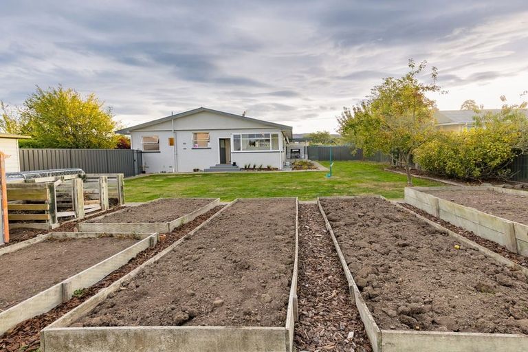 Photo of property in 6 Oxford Street, Waimate, 7924