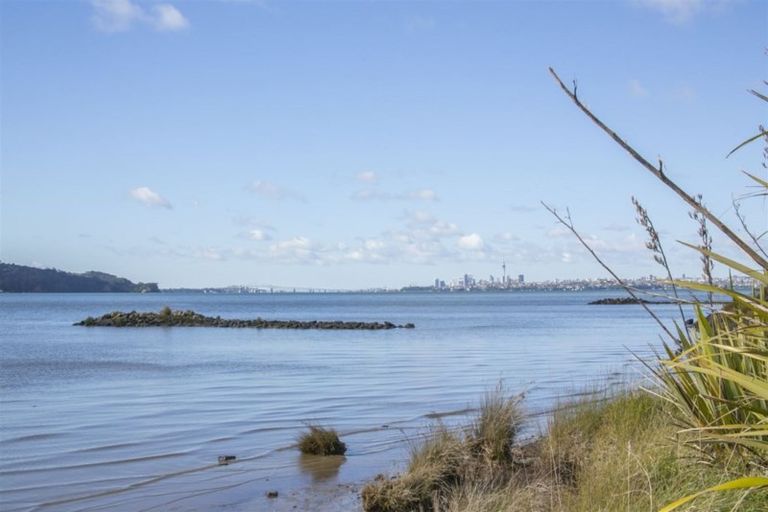 Photo of property in 10 Murray Road, Te Atatu Peninsula, Auckland, 0610