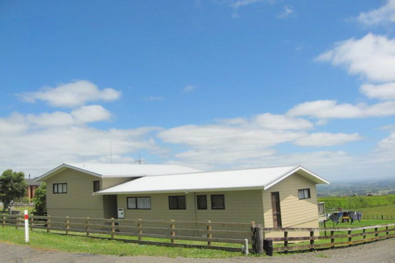 Photo of property in 99 Paparata Road, Bombay, 2675