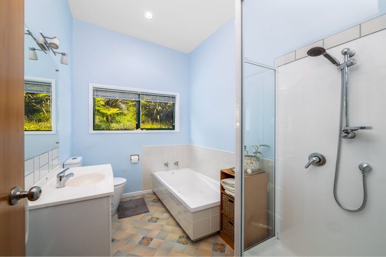 Photo of property in 264a Kempthorne Road, Russell, 0272