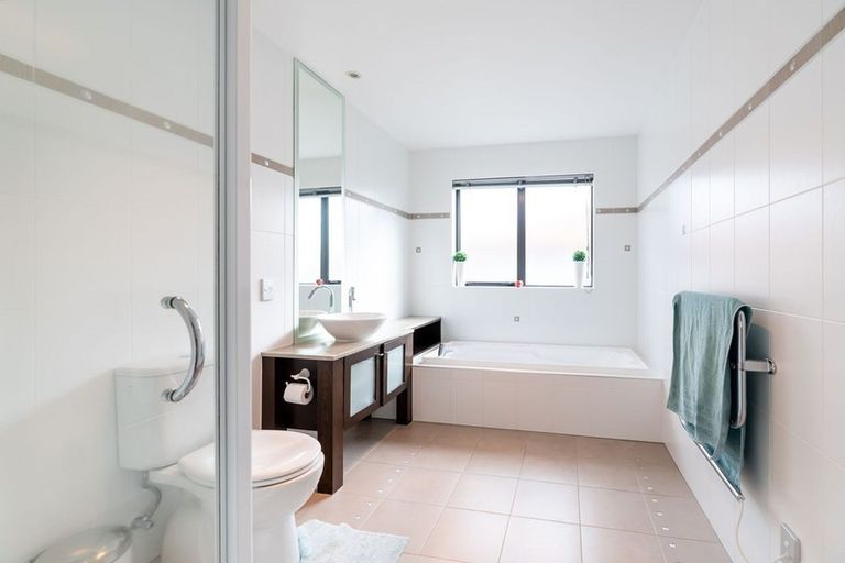 Photo of property in 117 Gracechurch Drive, Flat Bush, Auckland, 2016