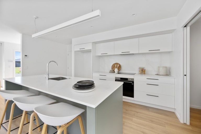 Photo of property in 10 Cassin Place, Taradale, Napier, 4112