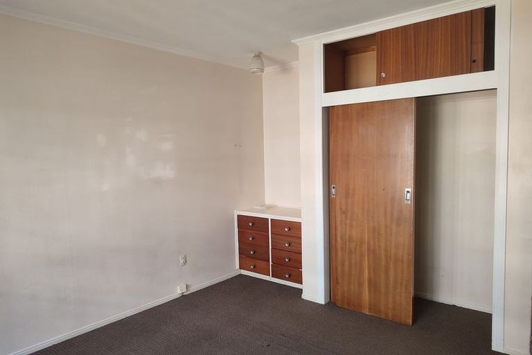 Photo of property in 2/218 Pakuranga Road, Pakuranga Heights, Auckland, 2010