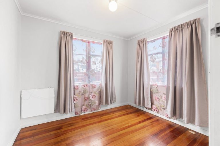 Photo of property in 16 Salisbury Avenue, Terrace End, Palmerston North, 4410