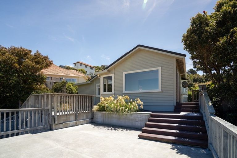 Photo of property in 15 Sunglow Avenue, Melrose, Wellington, 6023