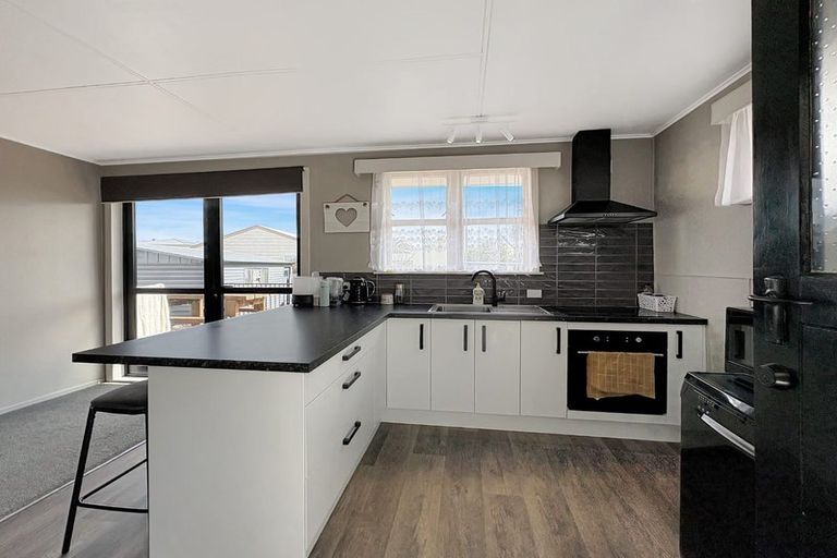 Photo of property in 12 Durham Road, Springvale, Whanganui, 4501