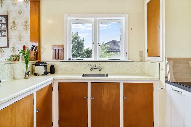 Photo of property in 582 Beach Road, Rothesay Bay, Auckland, 0630