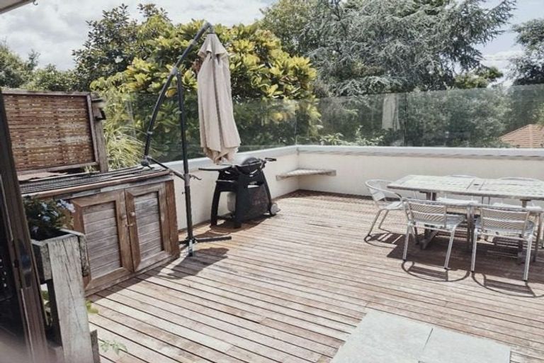 Photo of property in 2 Grammar School Road, Pakuranga, Auckland, 2010