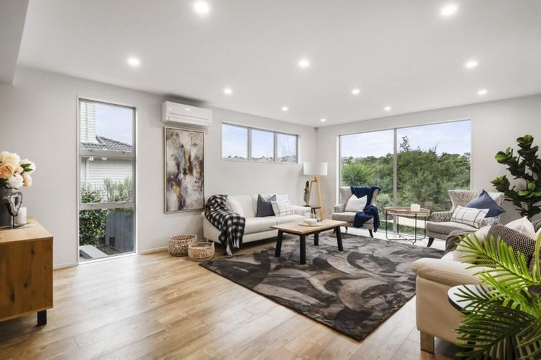 Photo of property in 14 Ilam Lane, Fairview Heights, Auckland, 0632