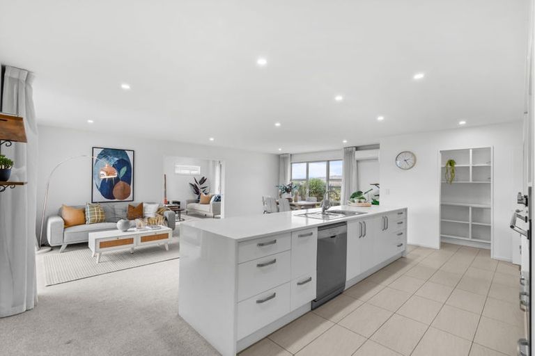 Photo of property in 19 Maka Lane, Halswell, Christchurch, 8025