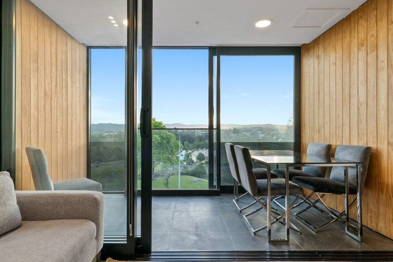 Photo of property in 301/1 Buscomb Avenue, Henderson, Auckland, 0610