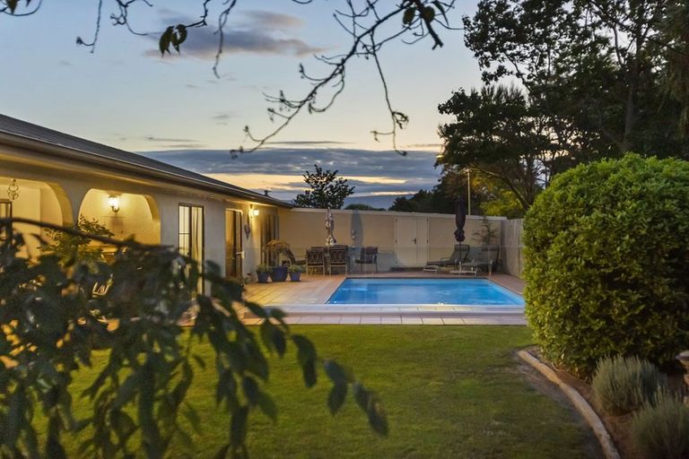 Photo of property in 2 Coleraine Street, Cromwell, 9310