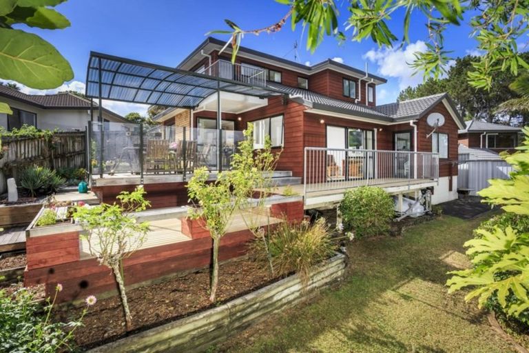 Photo of property in 61 Calypso Way, Unsworth Heights, Auckland, 0632