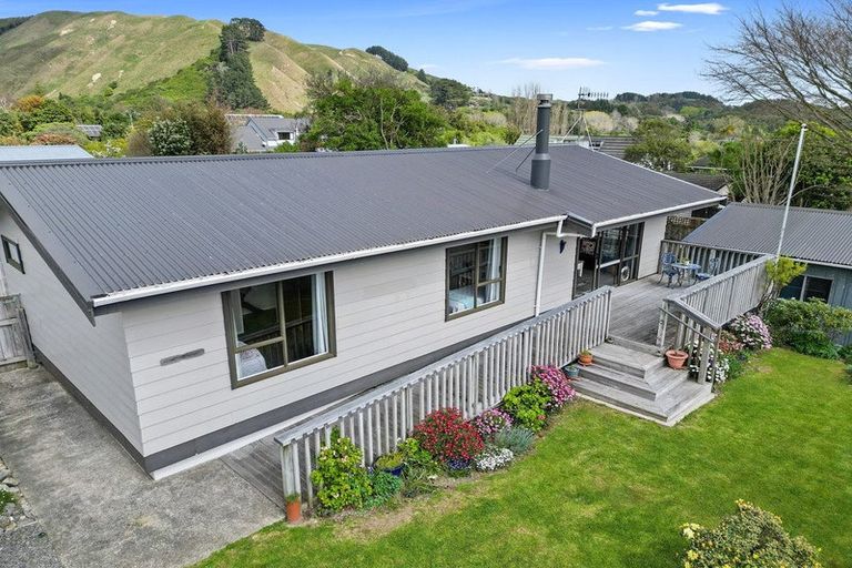 Photo of property in 24a He Awa Crescent, Waikanae, 5036