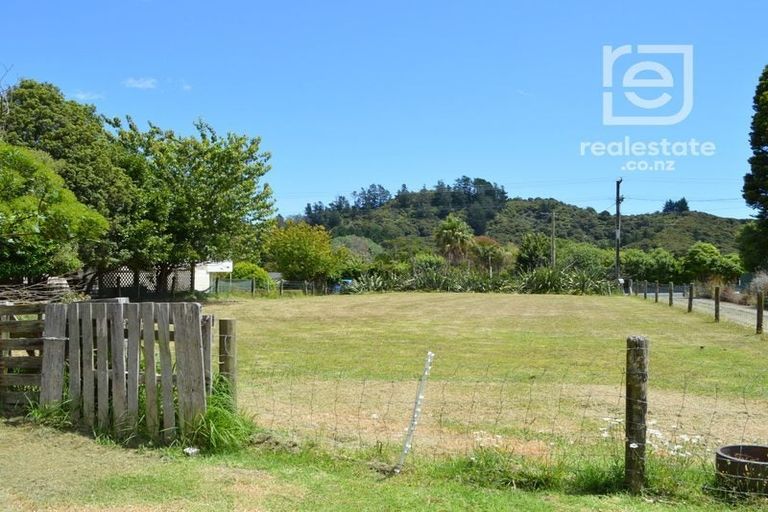 Photo of property in 2048 Rings Road, Coromandel, 3506