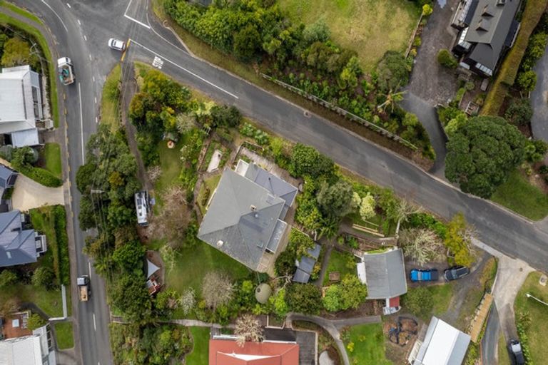 Photo of property in 9 Robertson Street, Russell, 0202