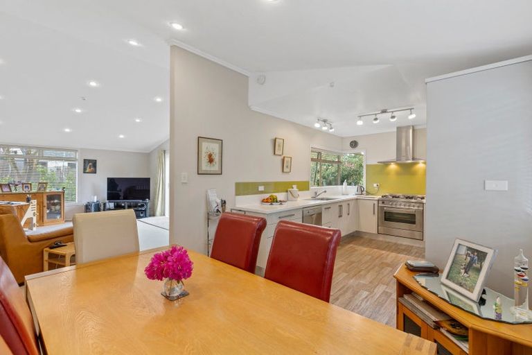 Photo of property in 25 Nikau Street, Inglewood, 4330