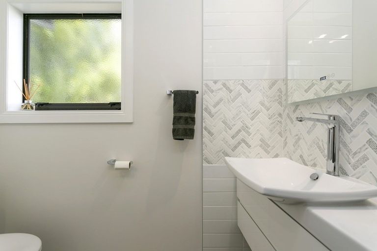 Photo of property in 35 Chesham Avenue, Waipahihi, Taupo, 3330