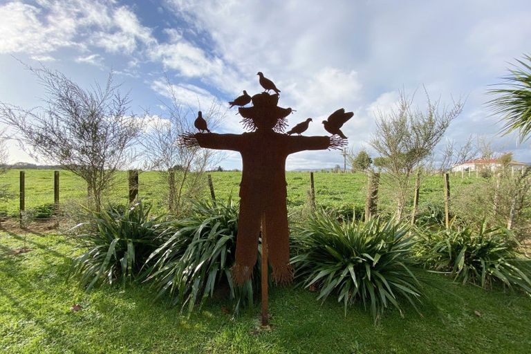 Photo of property in 28 Tangimoana Road, Muhunoa East, Levin, 5570