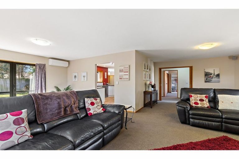 Photo of property in 37 Broadhaven Avenue, Parklands, Christchurch, 8083