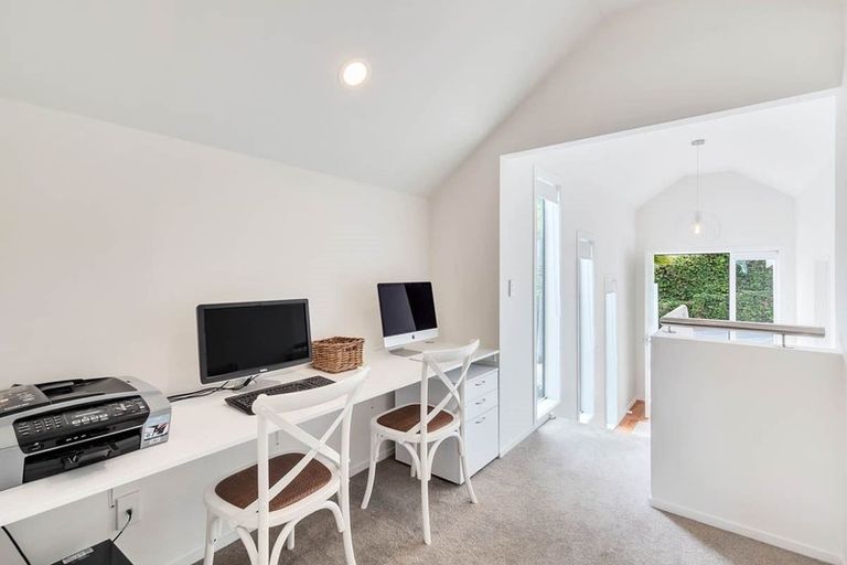 Photo of property in 32k Parr Terrace, Castor Bay, Auckland, 0620