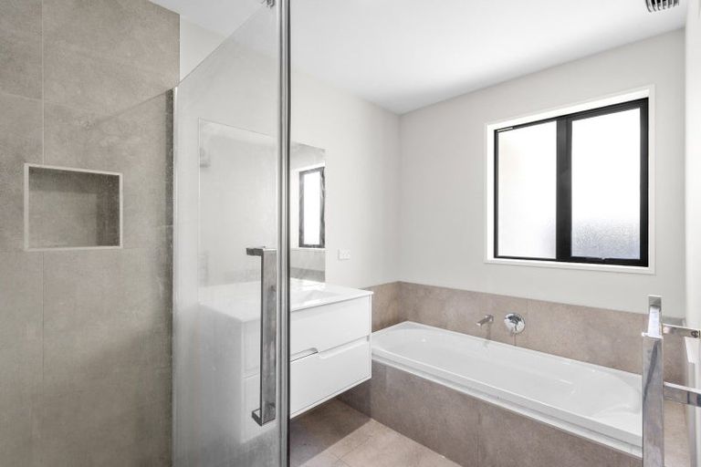 Photo of property in 32 Evelyn Crescent, Marshland, Christchurch, 8083