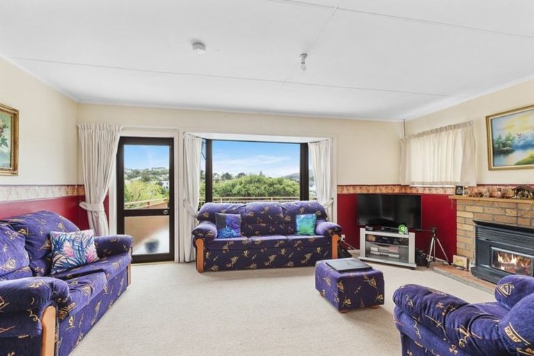 Photo of property in 11a Hillary Street, Tawa, Wellington, 5028