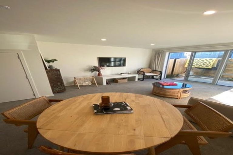 Photo of property in 1117e High Street, Taita, Lower Hutt, 5011