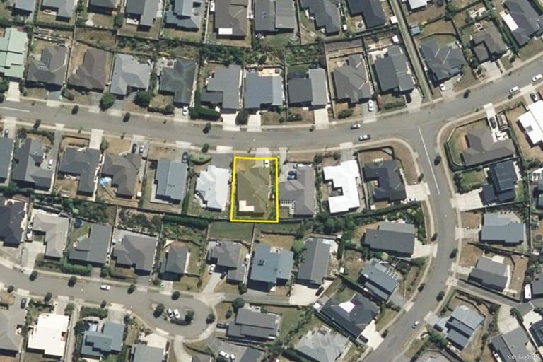 Photo of property in 25 Paparoa Crescent, Aotea, Porirua, 5024