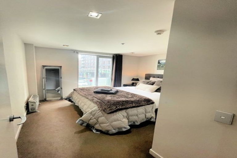 Photo of property in Piermont Apartments, 1h/82 Cable Street, Te Aro, Wellington, 6011