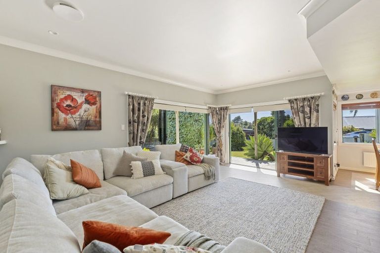 Photo of property in 128 Wairau Road, Oakura, 4314