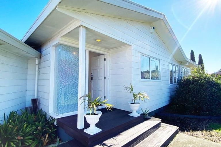 Photo of property in 60 De Quincey Terrace, Highland Park, Auckland, 2010